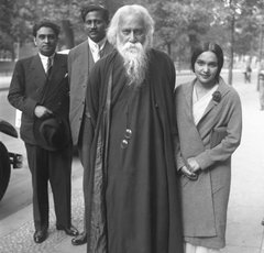 Photo of Devika Rani with Rabindranath Tagore and Himanshu Rai