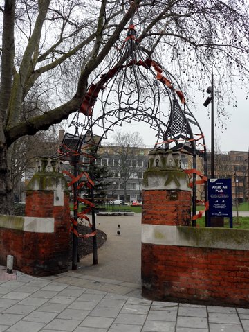 Photo of the entrance to Altab Ali Park