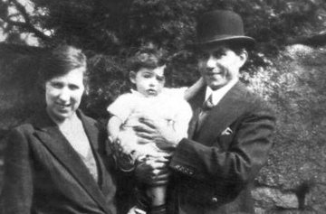 Photo of Isabella, Buck and Elizabeth Ruxton