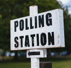 Photo of a polling station sign